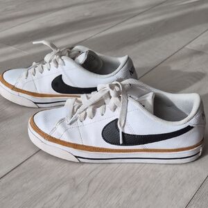 Nike Court Legacy Low